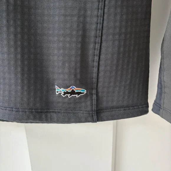 Patagonia Long-Sleeved R1® Fitz Roy Trout 1/4-Zip new with tags - Picture 4 of 8